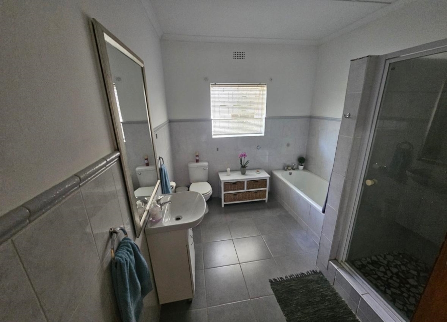 4 Bedroom Property for Sale in Windsor Park Eastern Cape